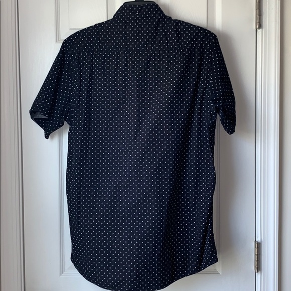 Men’s Arrow Button-down Shirt - Picture 3 of 5